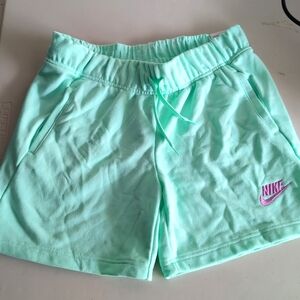 Nike 5" Sportswear Club Fleece Shorts (Mint Foam) YXL